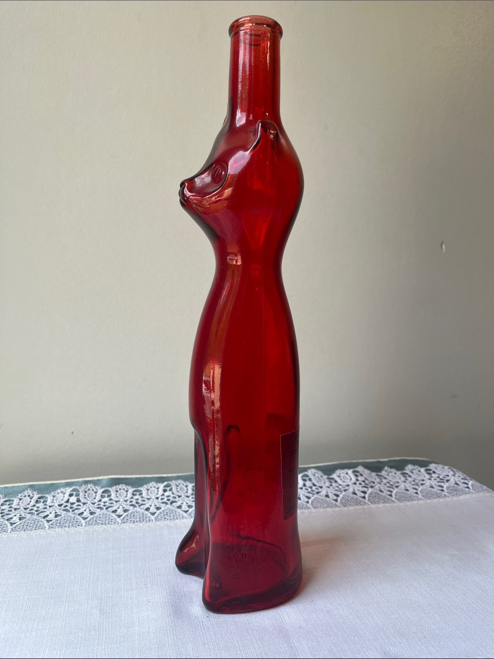 Vintage Moselland Ruby Red Glass Cat Wine Bottle Riesling Collectible Empty 500m - Picture 2 of 6